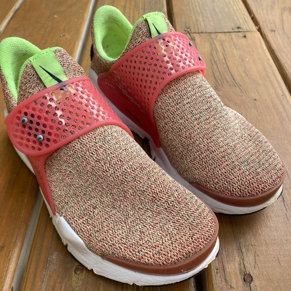 Nike Sock Dart SE Shoes Women’s Size 8 - Picture 2 of 4